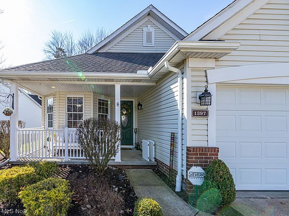 3rd image of 1397 Golden Ln