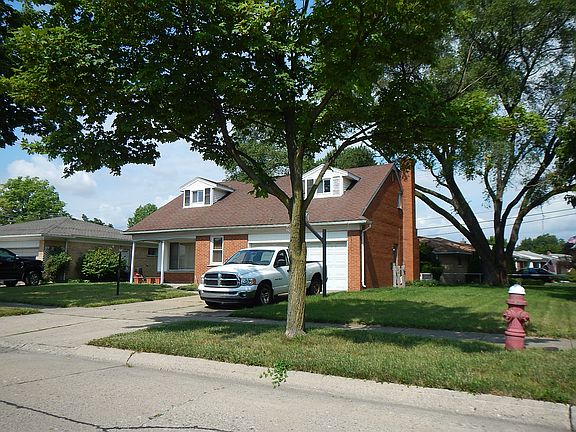 3rd image of 31145 Saratoga Ave