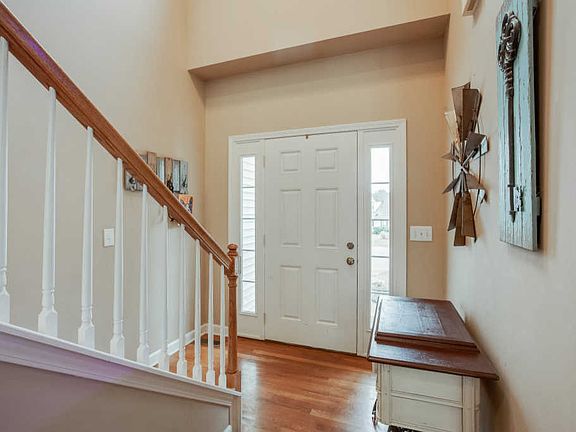 5th image of 1147 Summerville Cir