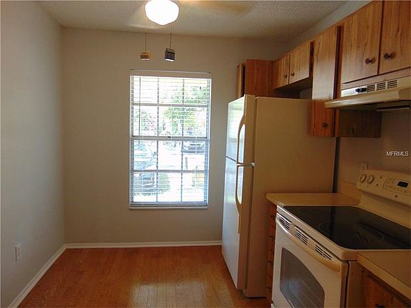 4th image of 1132 Dover Ct