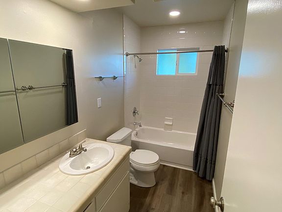 5th image of 7362 Rainbow Dr #3