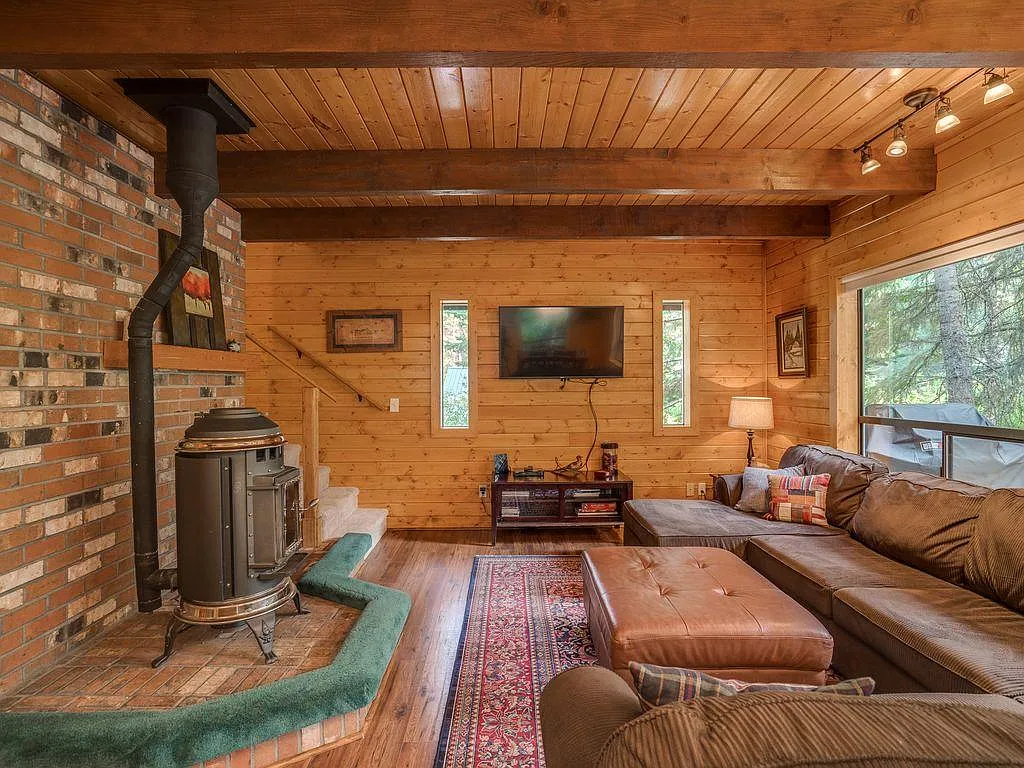 21305 Stetson Rd — Photo 4