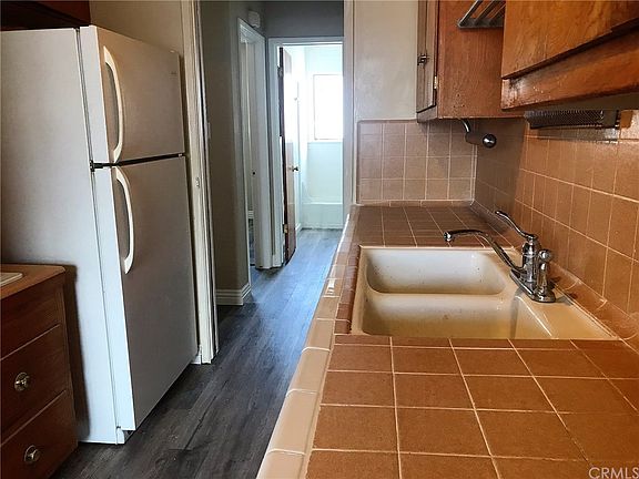 4th image of 1227 E 1st St APT 2D