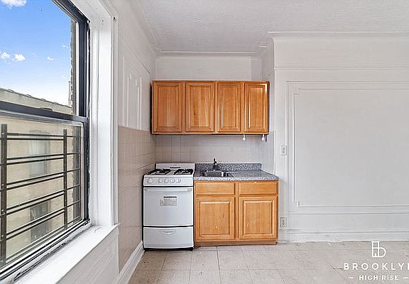 4th image of 920 72nd St APT 4D