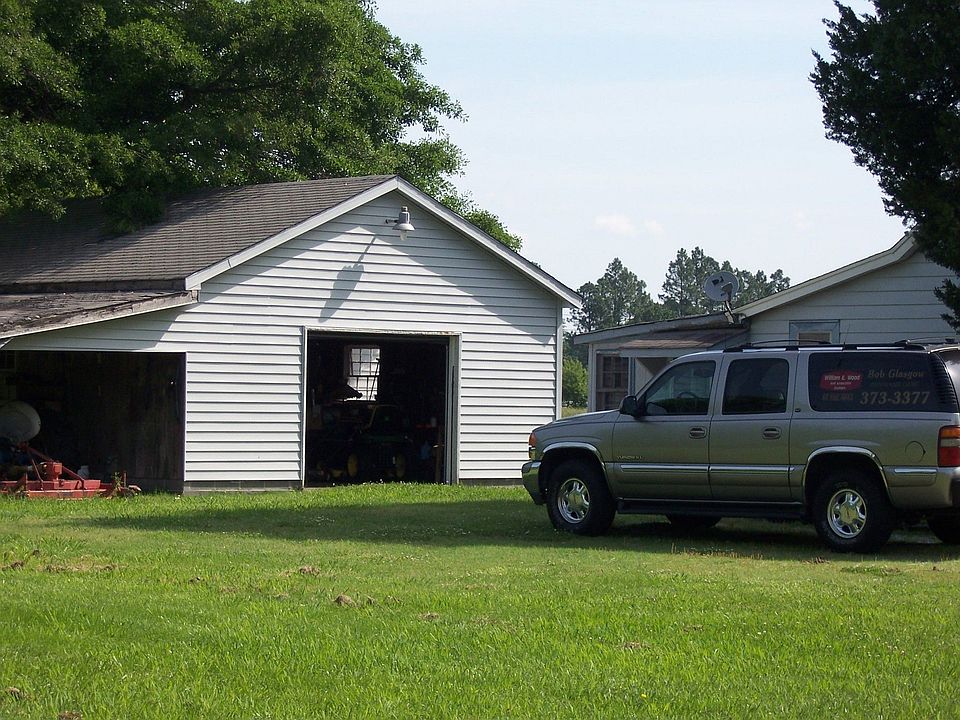 Detached Garage
