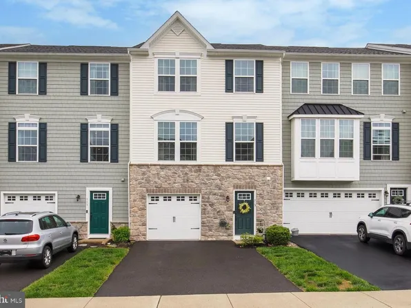 315 Pin Oak Ln, Perkasie, PA 18944