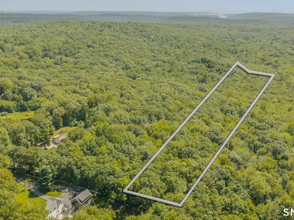 18 Pember Road, Waterford, CT 06385