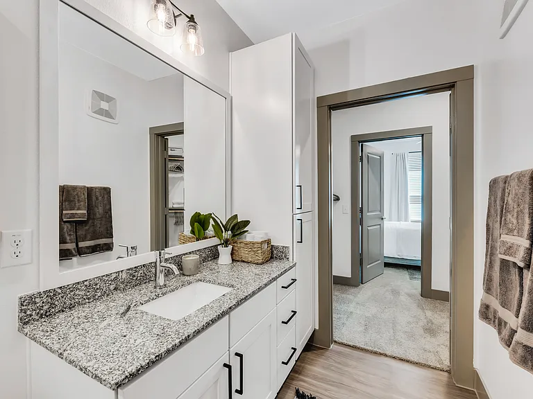 Atlas Bluewood Apartments — Photo 7