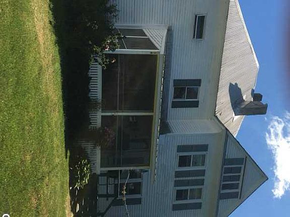 2nd image of 315 Gouverneur St
