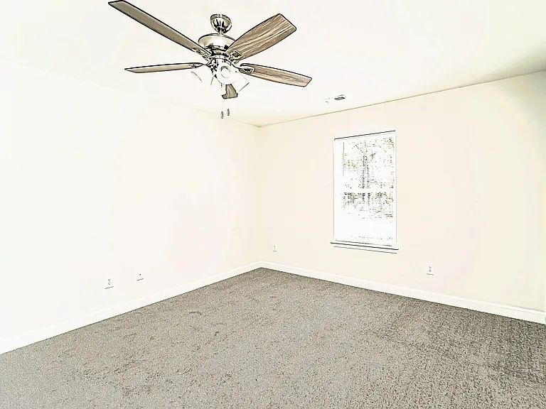 642 E Ketchie St — Photo 8