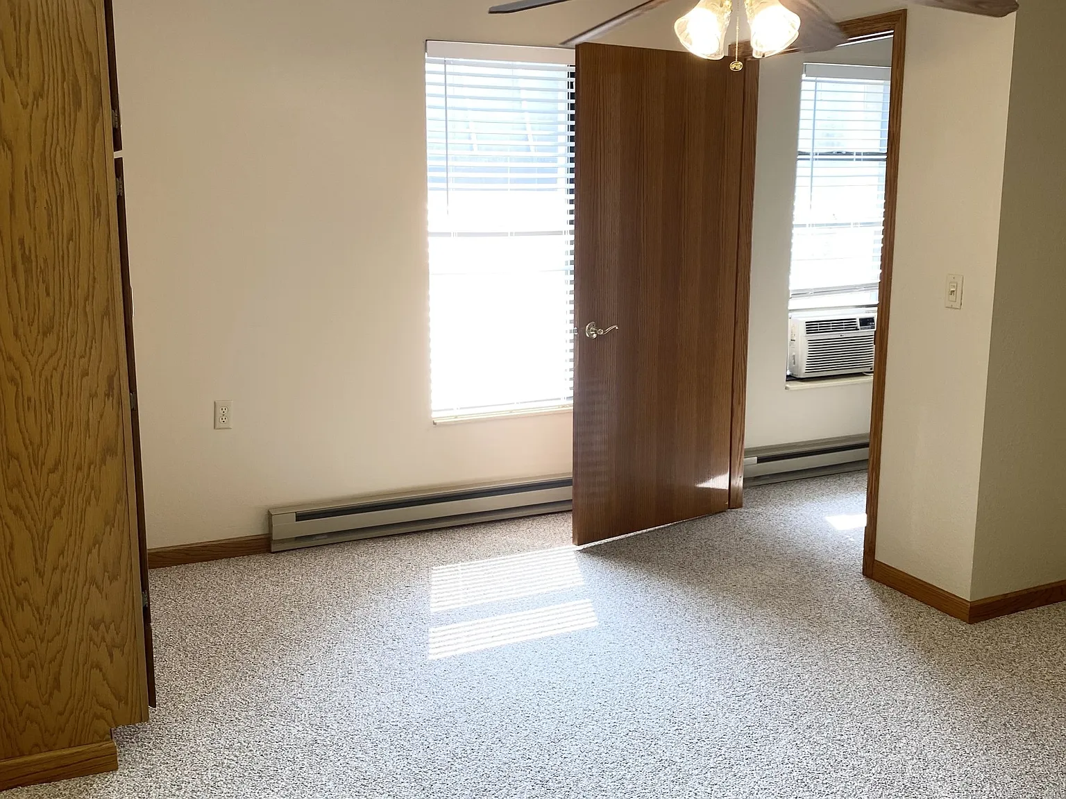 1 bed, 1.5 bath, 600 sqft, $900 — Photo 4