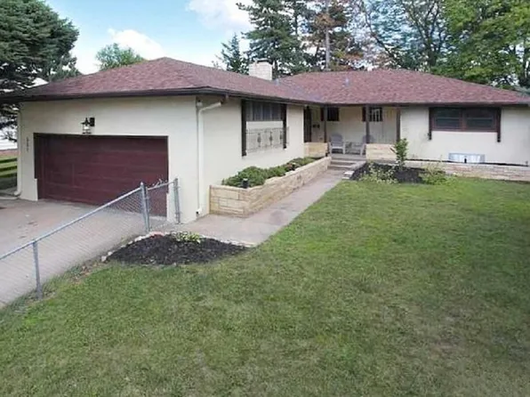 501 N 74th St, Omaha, NE 68114