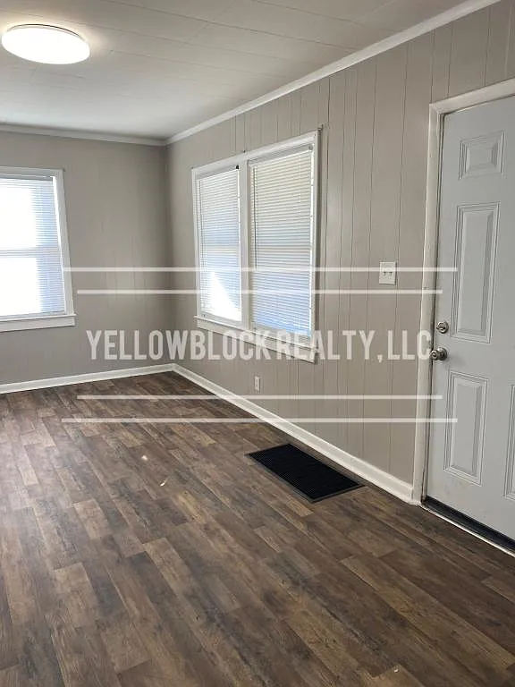 8321 Lydia Ave — Photo 2
