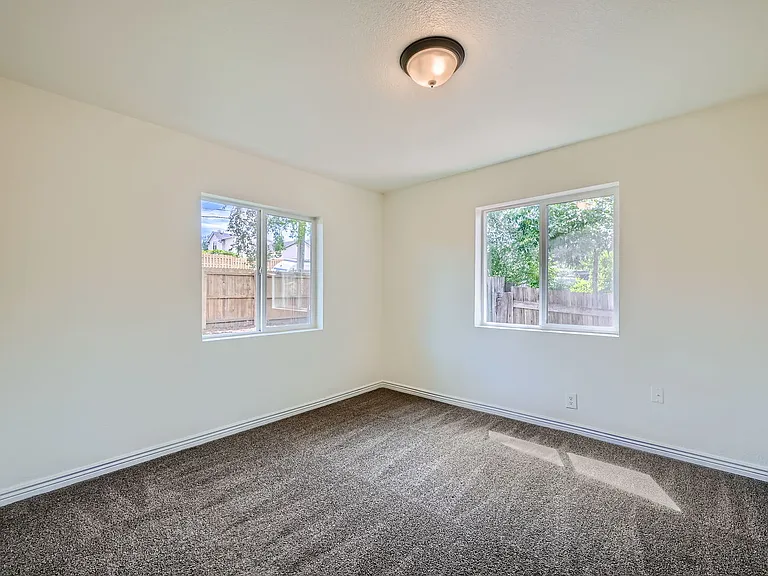 613 E Rio Grande St — Photo 20
