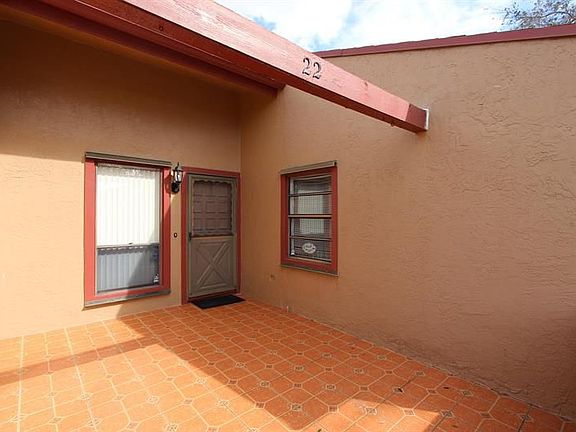 3rd image of 22 Walcott Dr