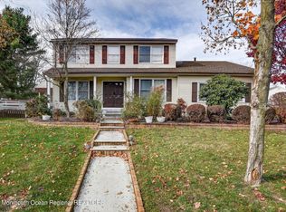 7 Prospect St, Holmdel, NJ 07733
