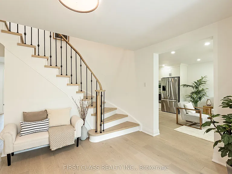 679 Village Pkwy — Photo 2