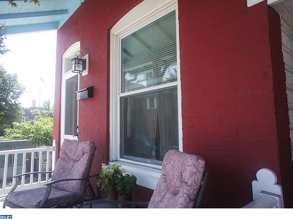 3rd image of 212 Hall St
