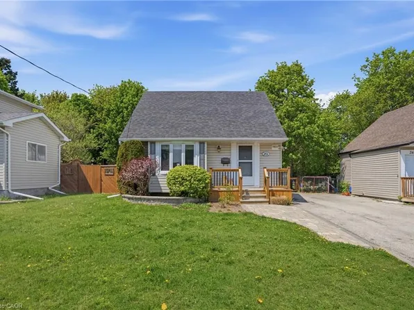 261 Andrew St, Newmarket, ON L3Y 1H1