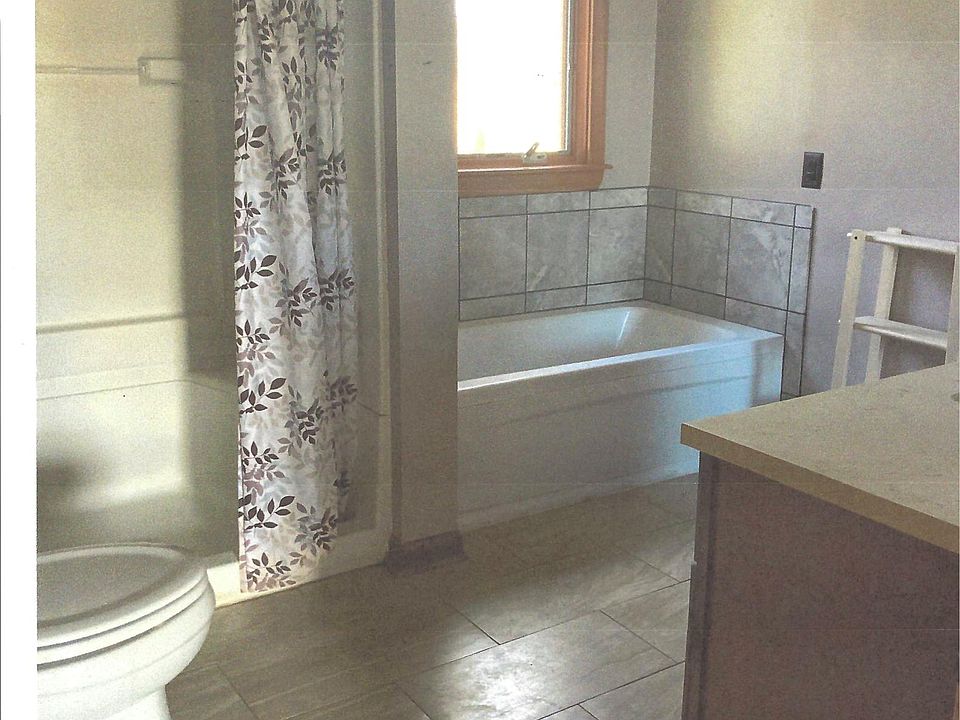 2nd image of 1133 W 94th St