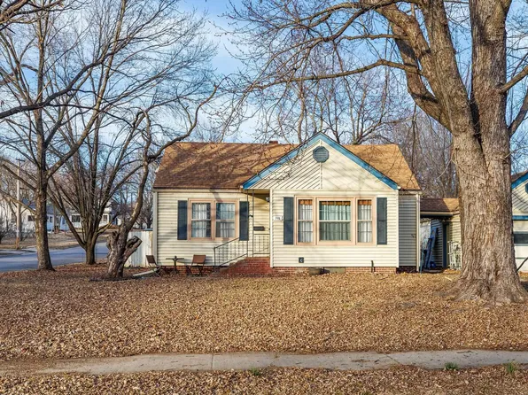 715 W Alma St, Saint Marys, KS 66536