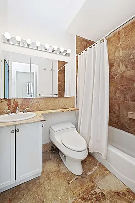 Rented by Compass | media 47