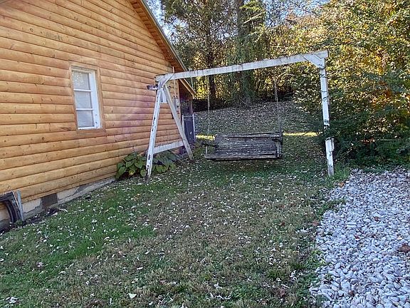 Right of house side yard