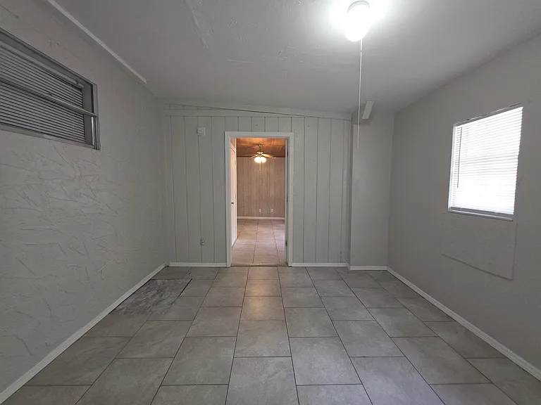 843 Grove Ave — Photo 20