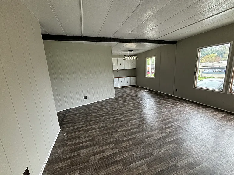 136 Jodi St — Photo 4