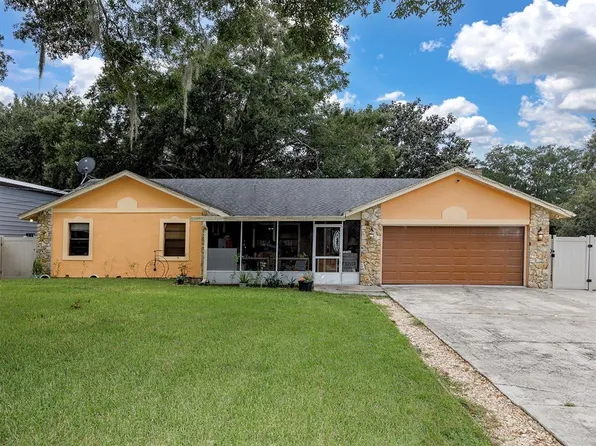 27627 Lois Dr, Tavares, FL 32778