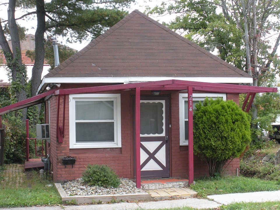 1st image of 214 W Washington Ave