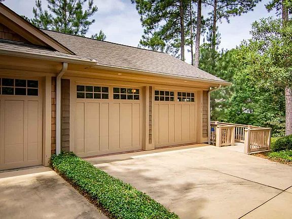 3rd image of 1171 Regency Dr