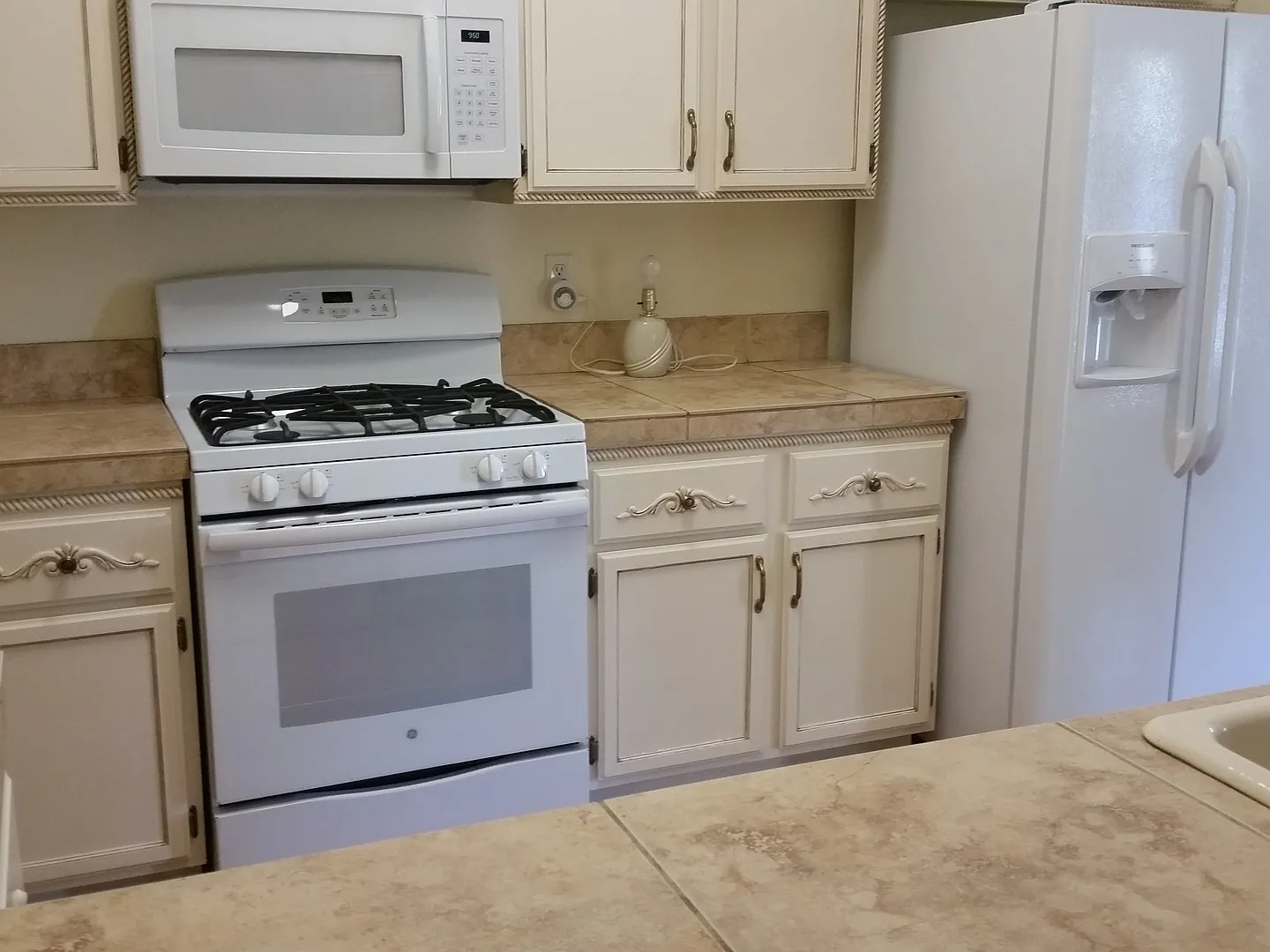 3 Bedroom * 1 Story * RV Parking — Photo 2