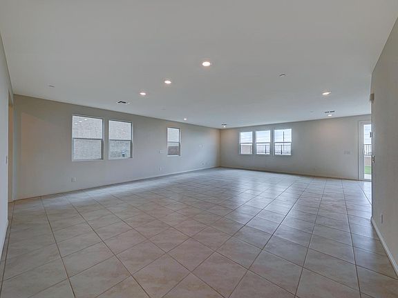4th image of 10460 Marla St