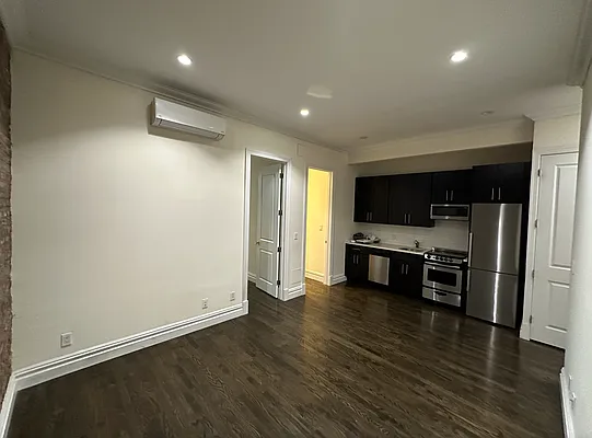 Rented by Avenues Real Estate | media 16