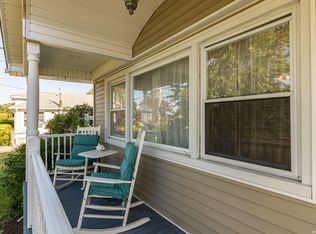 25 Easton St, Lindenhurst, NY 11757
