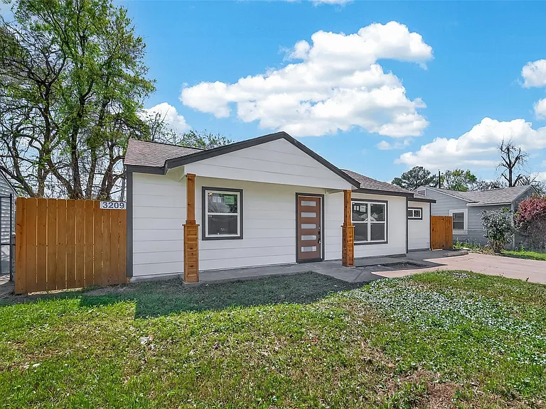 3209 McCrarey Dr — Photo 2