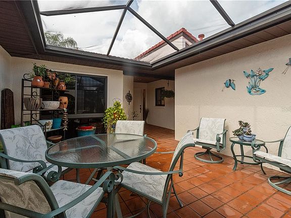 3rd image of 2664 Clubhouse Dr