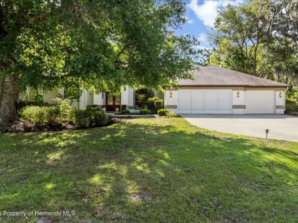 2 Snapdragons Ct, Homosassa, FL 34446