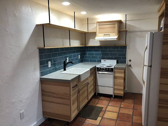 4th image of 7278 Cass Cir #B