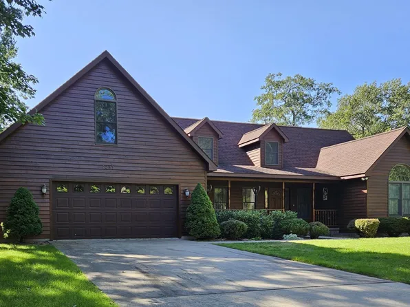 7097 Lakewood Dr, Oscoda, MI 48750