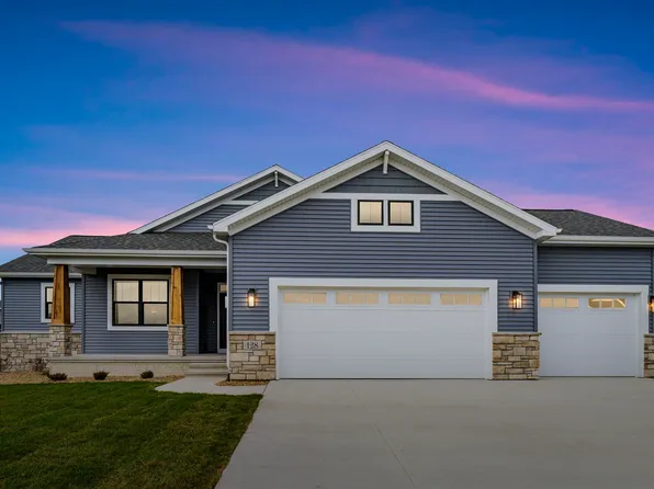 128 Goldcrest Ct, Waterloo, IA 50701