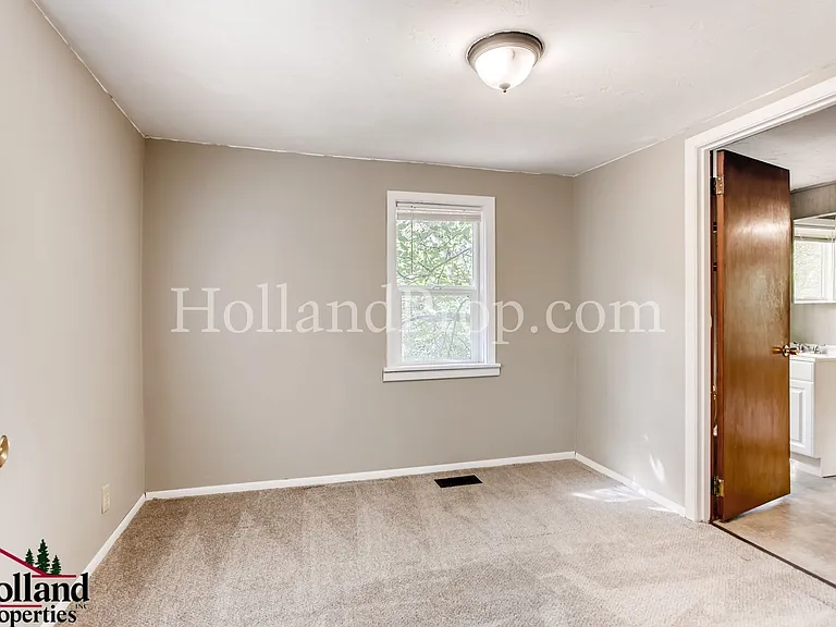 9601 SW 42nd Ave — Photo 6