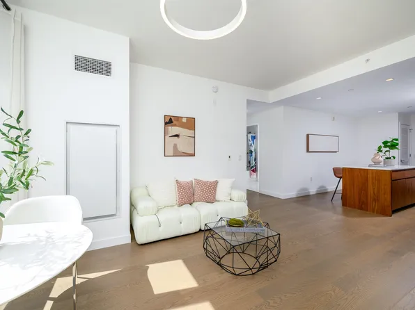 75 Park Lane South image 7 of 50