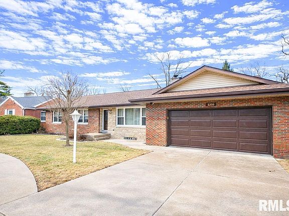 3rd image of 5209 N Prospect Rd