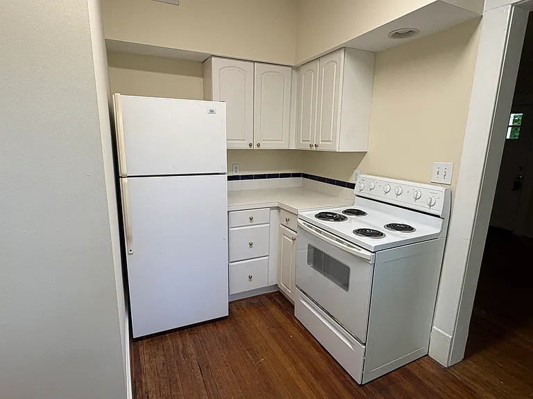 308 Hillside Dr #2 — Photo 2