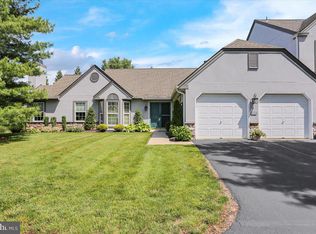 211 Hawthorne Ct N, Wyomissing, PA