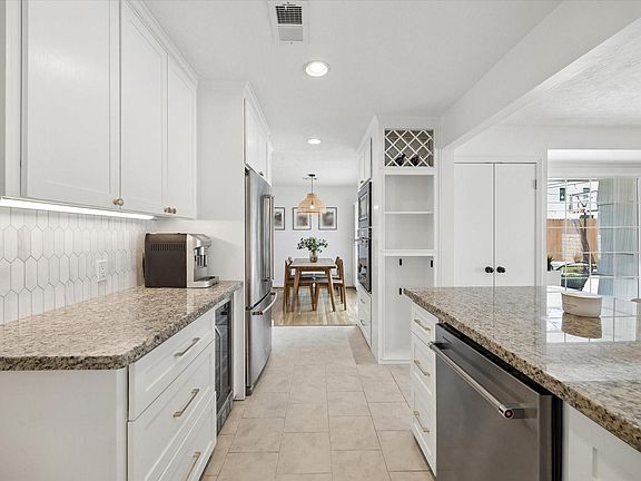 5th image of 1232 Chantilly Ln