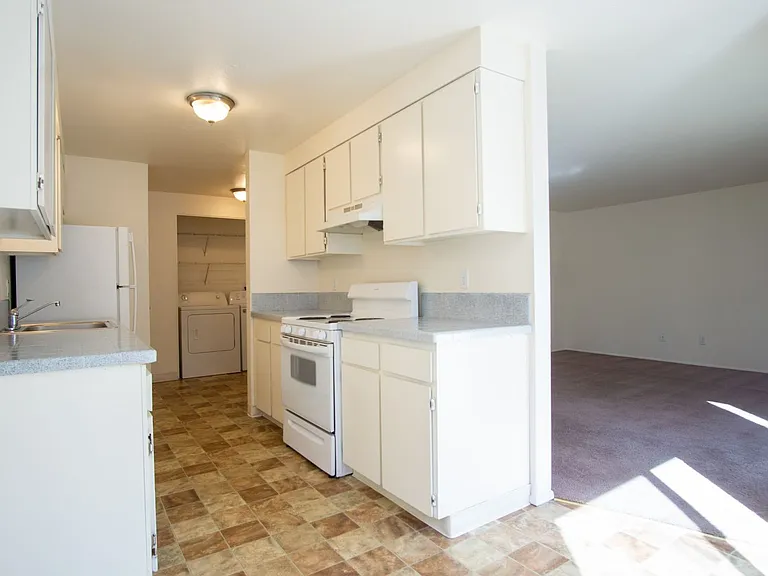 147A - Park Place Apartments — Photo 5