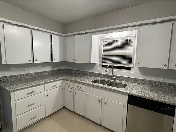 3rd image of 102 W Francis Ave